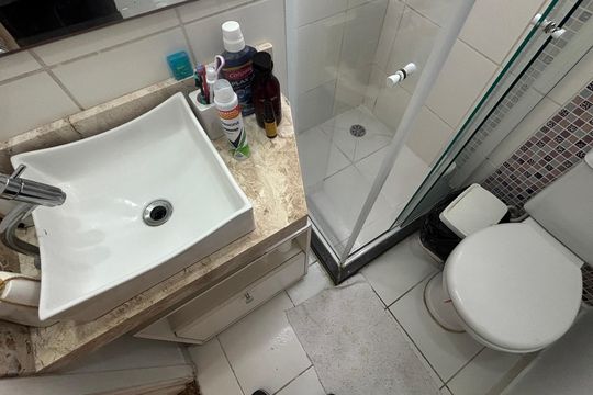 Banheiro de apartamento à venda com 2 quartos, 52m² em Parque Erasmo Assunção, Santo André
