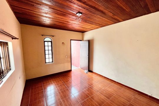 Sala de casa à venda com 7 quartos, 375m² em Vila Dionisia, São Paulo