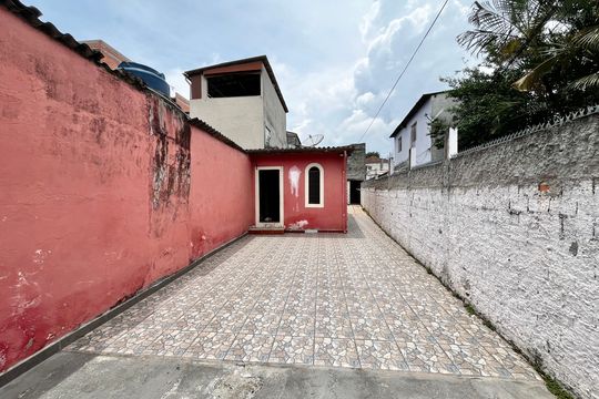 Garagem de casa à venda com 7 quartos, 375m² em Vila Dionisia, São Paulo