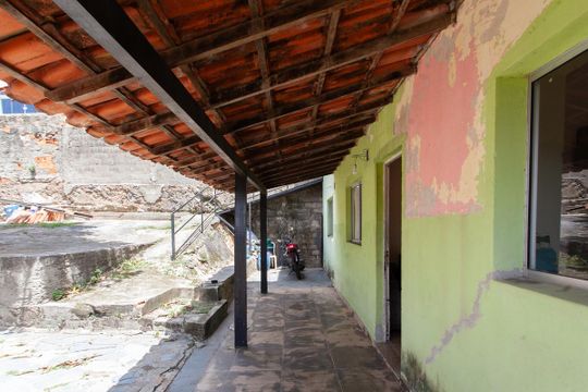 Varanda de casa à venda com 3 quartos, 360m² em São Benedito, Belo Horizonte