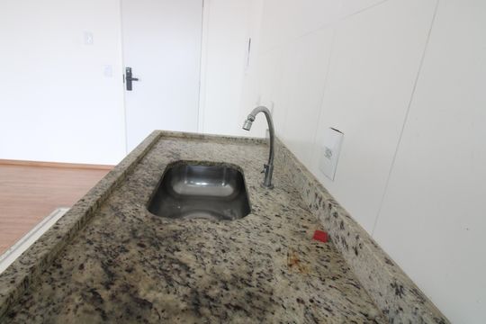 Cozinha de apartamento para alugar com 2 quartos, 48m² em Vila Ré, São Paulo