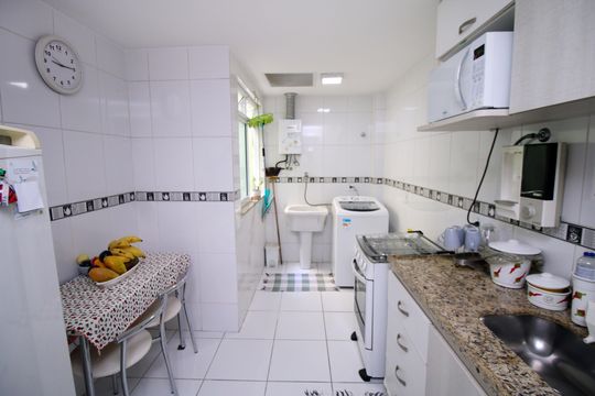 Cozinha de apartamento à venda com 2 quartos, 61m² em Brás de Pina, Rio de Janeiro