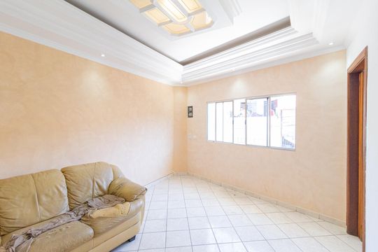 Sala de casa à venda com 5 quartos, 250m² em Vila Veloso, Carapicuíba