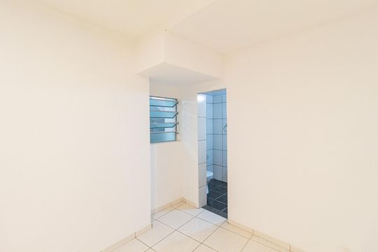 Suíte de casa à venda com 5 quartos, 250m² em Vila Veloso, Carapicuíba