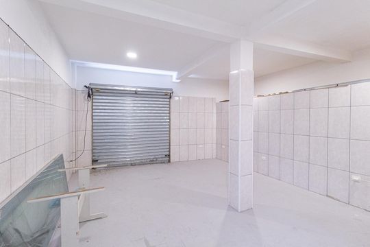 Área comum de casa à venda com 5 quartos, 250m² em Vila Veloso, Carapicuíba