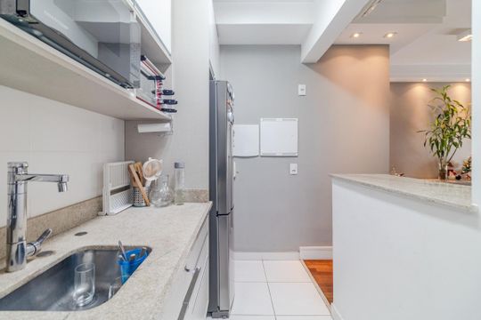 Cozinha de apartamento para alugar com 3 quartos, 89m² em Pinheiros, São Paulo