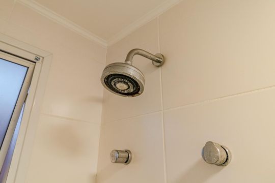 Banheiro Social de apartamento para alugar com 3 quartos, 89m² em Pinheiros, São Paulo