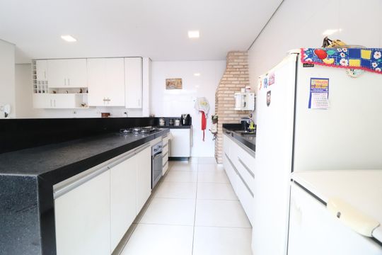 Cozinha de casa para alugar com 5 quartos, 370m² em Jardim Europa, Uberlândia