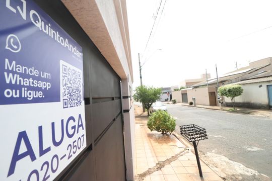 Plaquinha de casa para alugar com 5 quartos, 370m² em Jardim Europa, Uberlândia