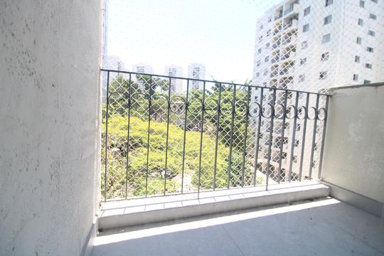 Sacada de apartamento à venda com 3 quartos, 74m² em Vila Sofia, São Paulo