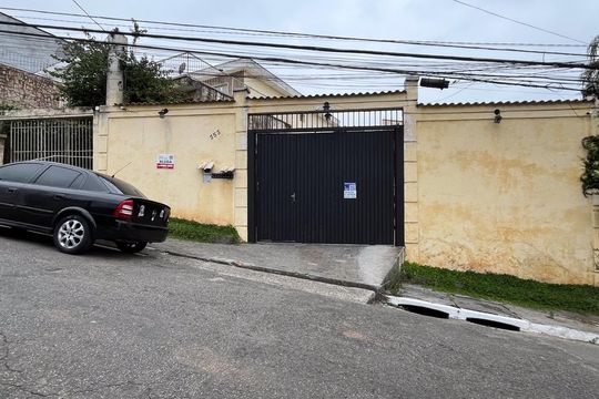 Fachada de casa de condomínio à venda com 2 quartos, 85m² em Vila Araguaia, São Paulo