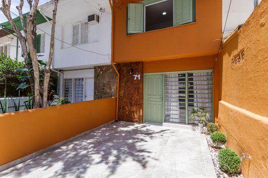 Garagem de casa à venda com 2 quartos, 100m² em Vila Nova Conceição, São Paulo