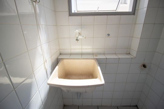 Área de Serviço de apartamento para alugar com 2 quartos, 52m² em Jardim Sandra, Sorocaba