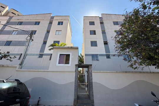 Fachada  de apartamento para alugar com 2 quartos, 52m² em Jardim Sandra, Sorocaba