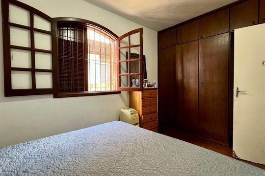 Casa à venda com 3 quartos, 330m² em Colégio Batista, Belo Horizonte