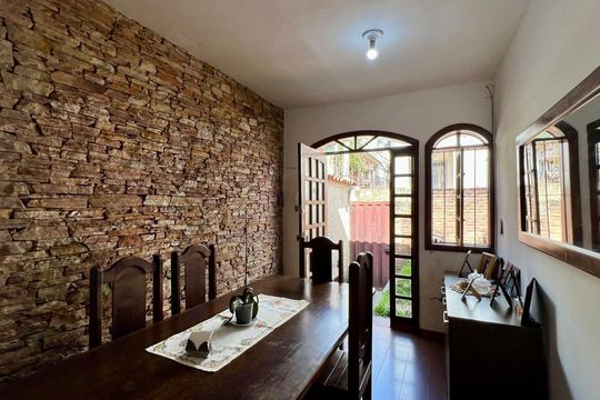 sala  de casa à venda com 3 quartos, 330m² em Colégio Batista, Belo Horizonte