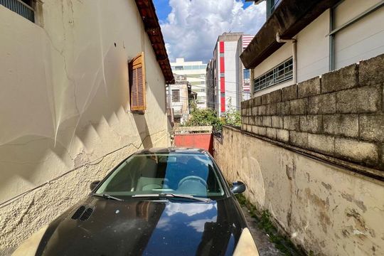 Garagem de casa à venda com 3 quartos, 330m² em Colégio Batista, Belo Horizonte