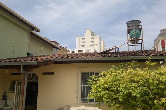 Fachada de casa à venda com 3 quartos, 330m² em Colégio Batista, Belo Horizonte