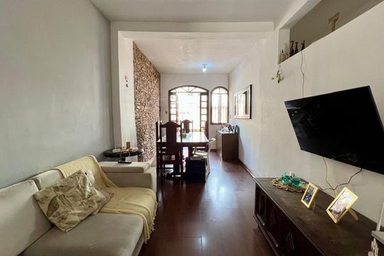Casa à venda com 3 quartos, 330m² em Colégio Batista, Belo Horizonte