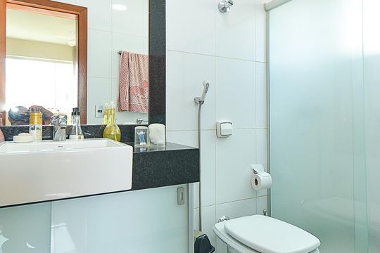 Banheiro Suíte de casa à venda com 3 quartos, 223m² em Esplanada, Belo Horizonte