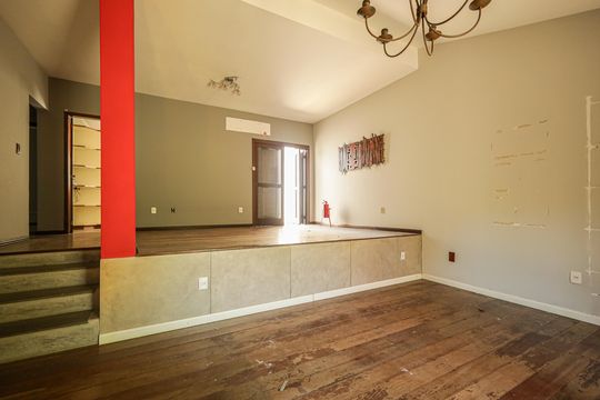 Casa para alugar com 4 quartos, 240m² em Jardim Itu, Porto Alegre