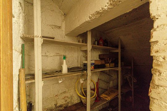 Dispensa  de casa para alugar com 4 quartos, 240m² em Jardim Itu, Porto Alegre