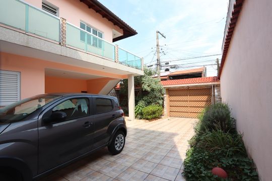 Garagem de casa à venda com 3 quartos, 200m² em Jardim Sapopemba, São Paulo