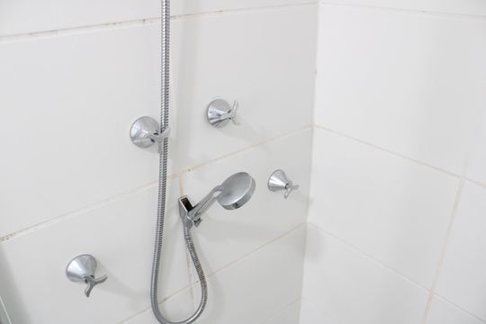 Banheiro Social de kitnet/studio à venda com 1 quarto, 28m² em Brás, São Paulo