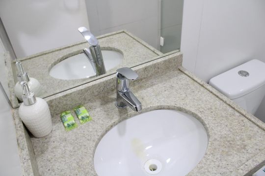 Banheiro Social de kitnet/studio à venda com 1 quarto, 28m² em Brás, São Paulo