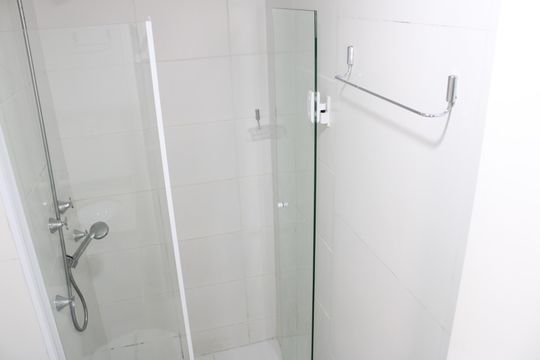 Banheiro Social de kitnet/studio à venda com 1 quarto, 28m² em Brás, São Paulo