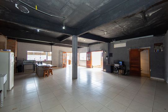 SALAO de casa para alugar com 2 quartos, 300m² em Havaí, Belo Horizonte