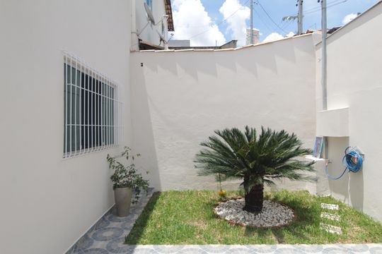 Garagem de casa para alugar com 3 quartos, 200m² em Jaqueline, Belo Horizonte