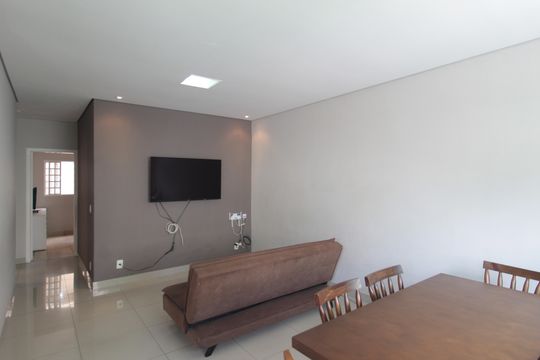 Casa para alugar com 3 quartos, 200m² em Jaqueline, Belo Horizonte