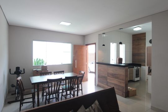 Sala de casa para alugar com 3 quartos, 200m² em Jaqueline, Belo Horizonte