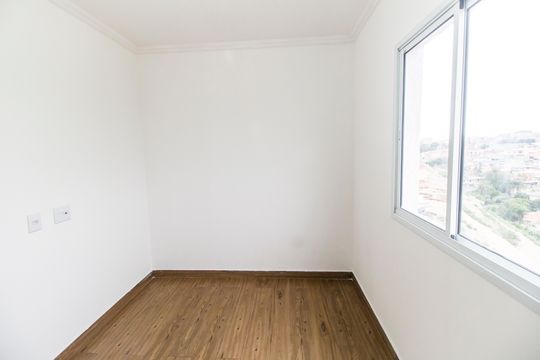 Quarto 1 de apartamento para alugar com 2 quartos, 40m² em Vila Sul Americana, Carapicuíba