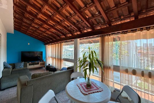 Sala/Sacada de casa à venda com 4 quartos, 283m² em Jardim São Luís, São Paulo