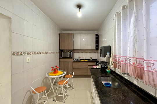 Cozinha  de casa à venda com 4 quartos, 283m² em Jardim São Luís, São Paulo
