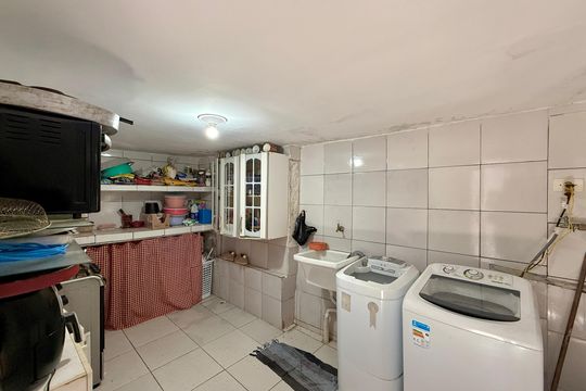 Area de Serviço  de casa à venda com 4 quartos, 283m² em Jardim São Luís, São Paulo