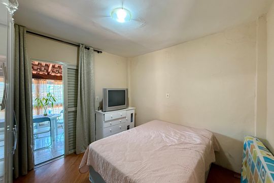 Quarto 2 de casa à venda com 4 quartos, 283m² em Jardim São Luís, São Paulo