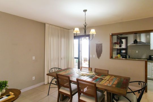 Sala de casa à venda com 3 quartos, 138m² em Fátima, Canoas