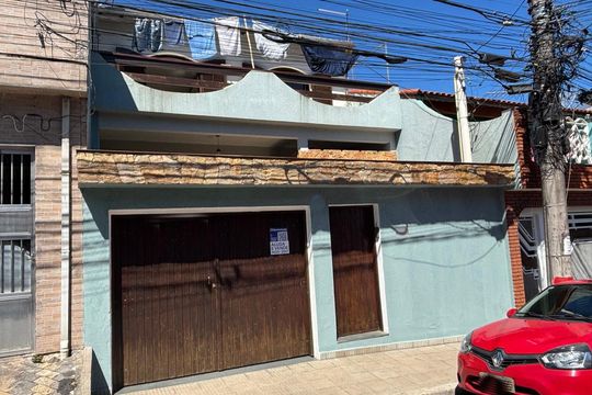 Fachada  de casa à venda com 4 quartos, 241m² em Bairro dos Casa, São Bernardo do Campo