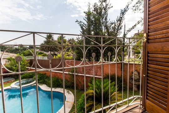 Varanda de casa de condomínio para alugar com 4 quartos, 748m² em Residencial das Estrelas, Barueri