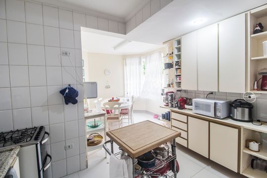 Cozinha de casa de condomínio para alugar com 3 quartos, 420m² em Residencial Seis (alphaville), Santana de Parnaíba
