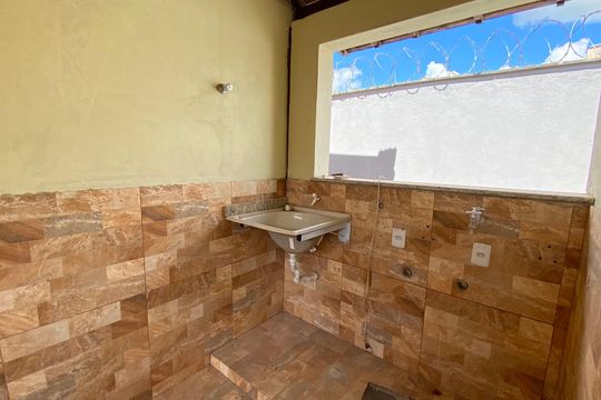 área de serviço de casa para alugar com 2 quartos, 172m² em Senhora de Fátima, Betim