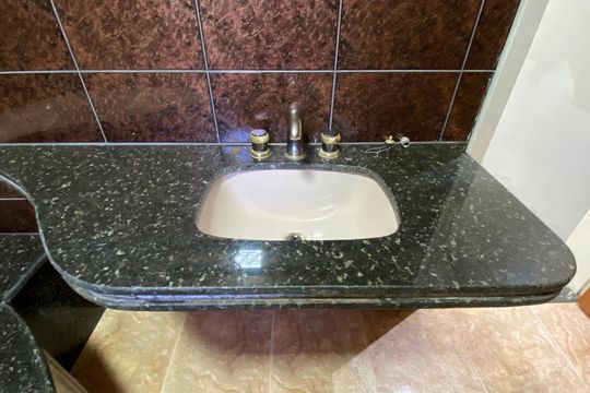 banheiro suite  de casa para alugar com 2 quartos, 172m² em Senhora de Fátima, Betim