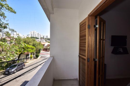 Varanda do Quarto 2 de casa à venda com 3 quartos, 320m² em Super Quadra Morumbi, São Paulo