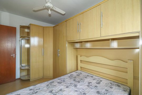 Quarto de apartamento à venda com 2 quartos, 52m² em Sarandi, Porto Alegre