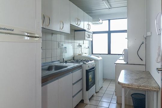 Cozinha de apartamento à venda com 2 quartos, 52m² em Sarandi, Porto Alegre