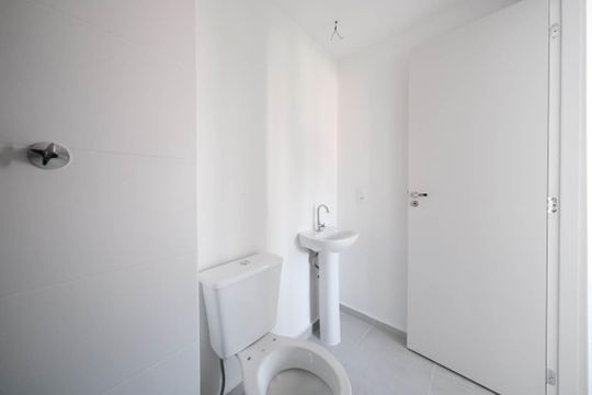 Banheiro de apartamento à venda com 2 quartos, 38m² em Vila Campanela, São Paulo