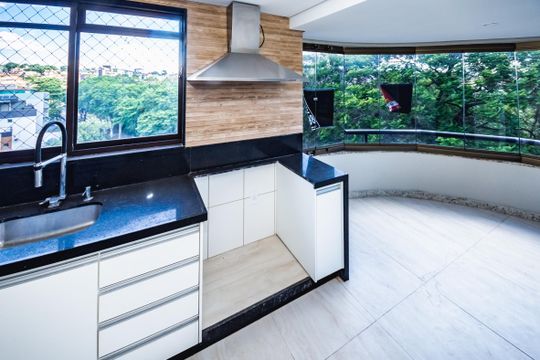 Cozinha  de apartamento à venda com 4 quartos, 260m² em Itapoã, Belo Horizonte